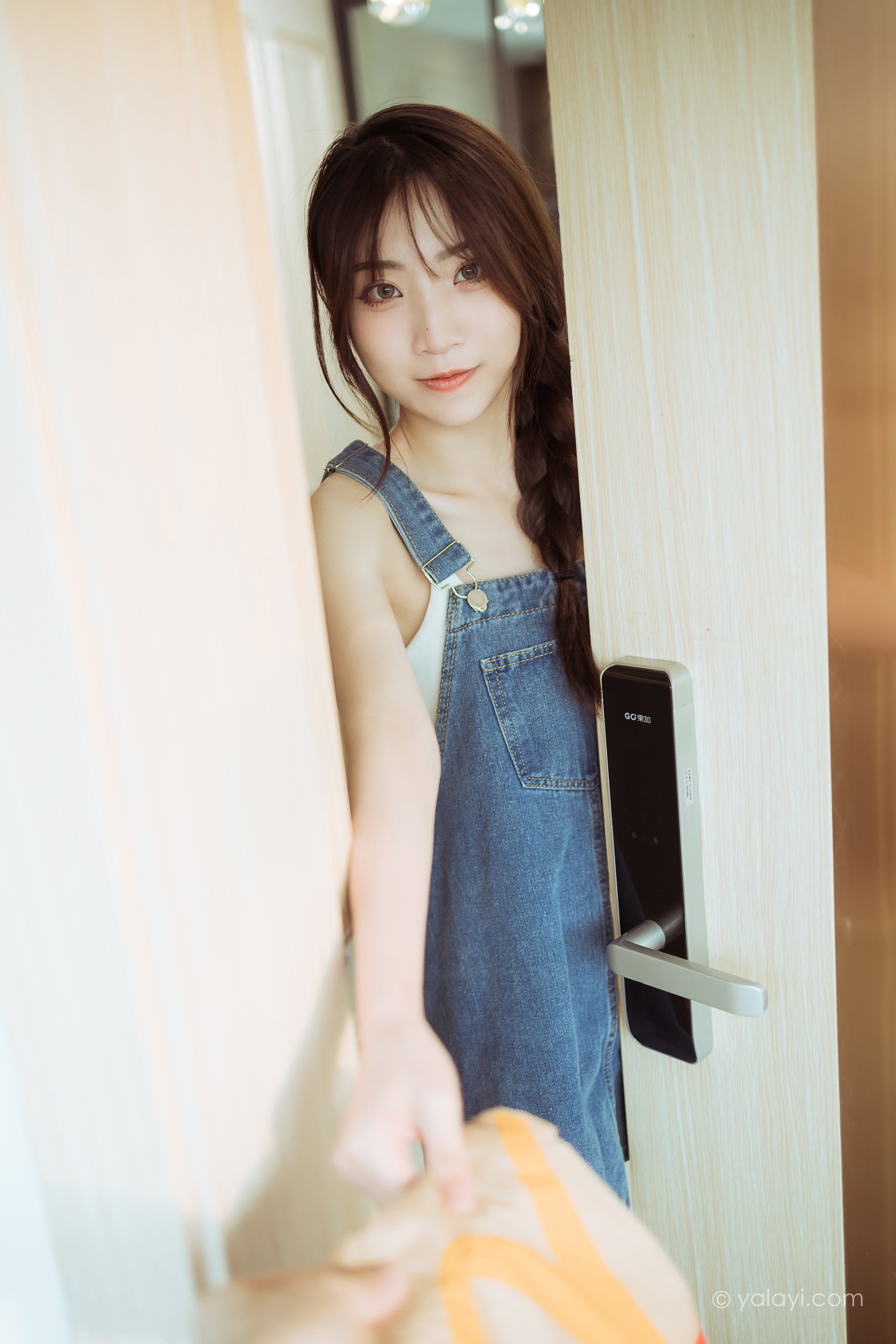 [YALAYI雅拉伊]2021.06.21 NO.809 宅家日记 小乔[41+1P／425MB]-第2张