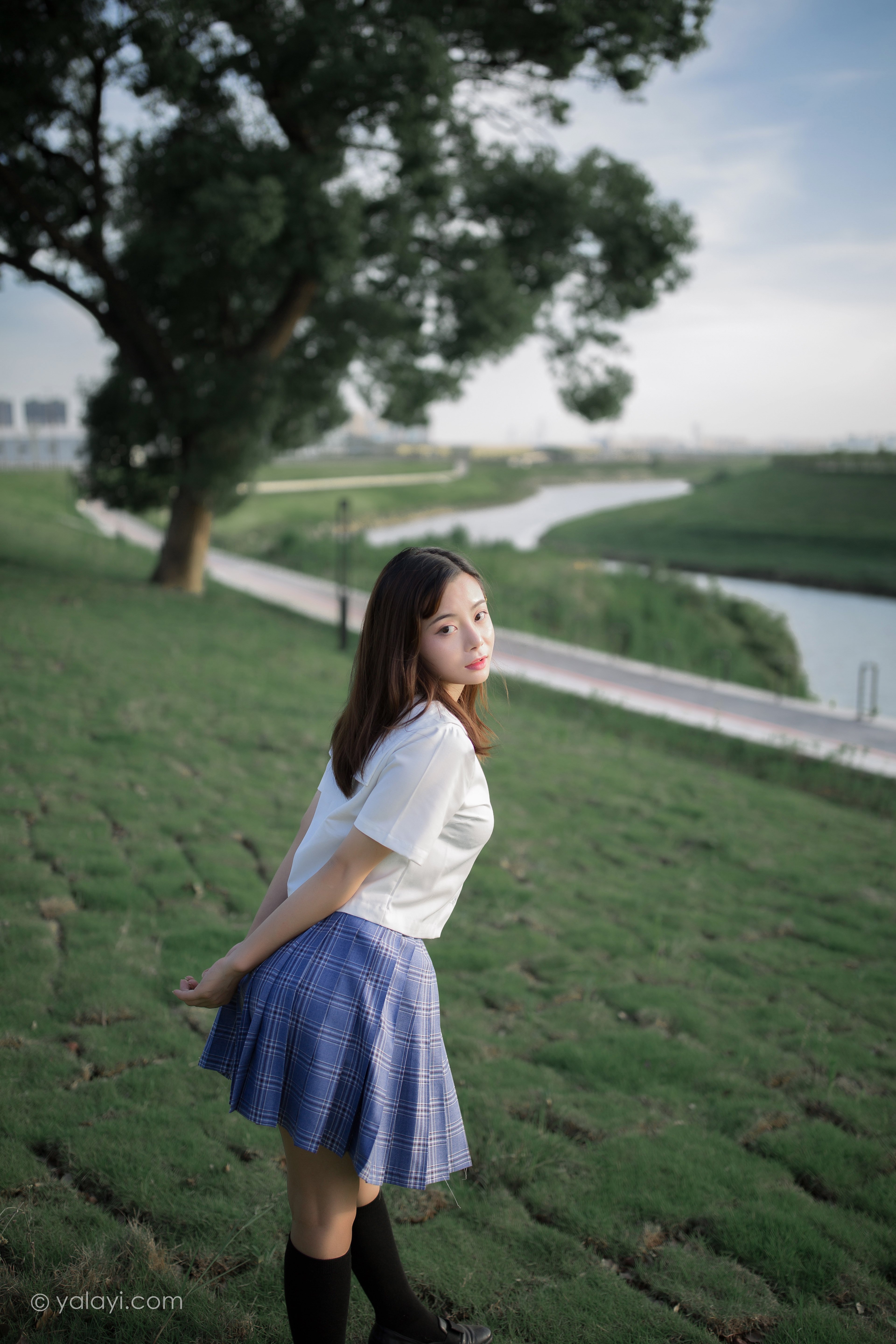 [YALAYI雅拉伊] 2020.07.28 NO.677 枝娅《青春在河畔奔走》[41P+1P671M]-第10张