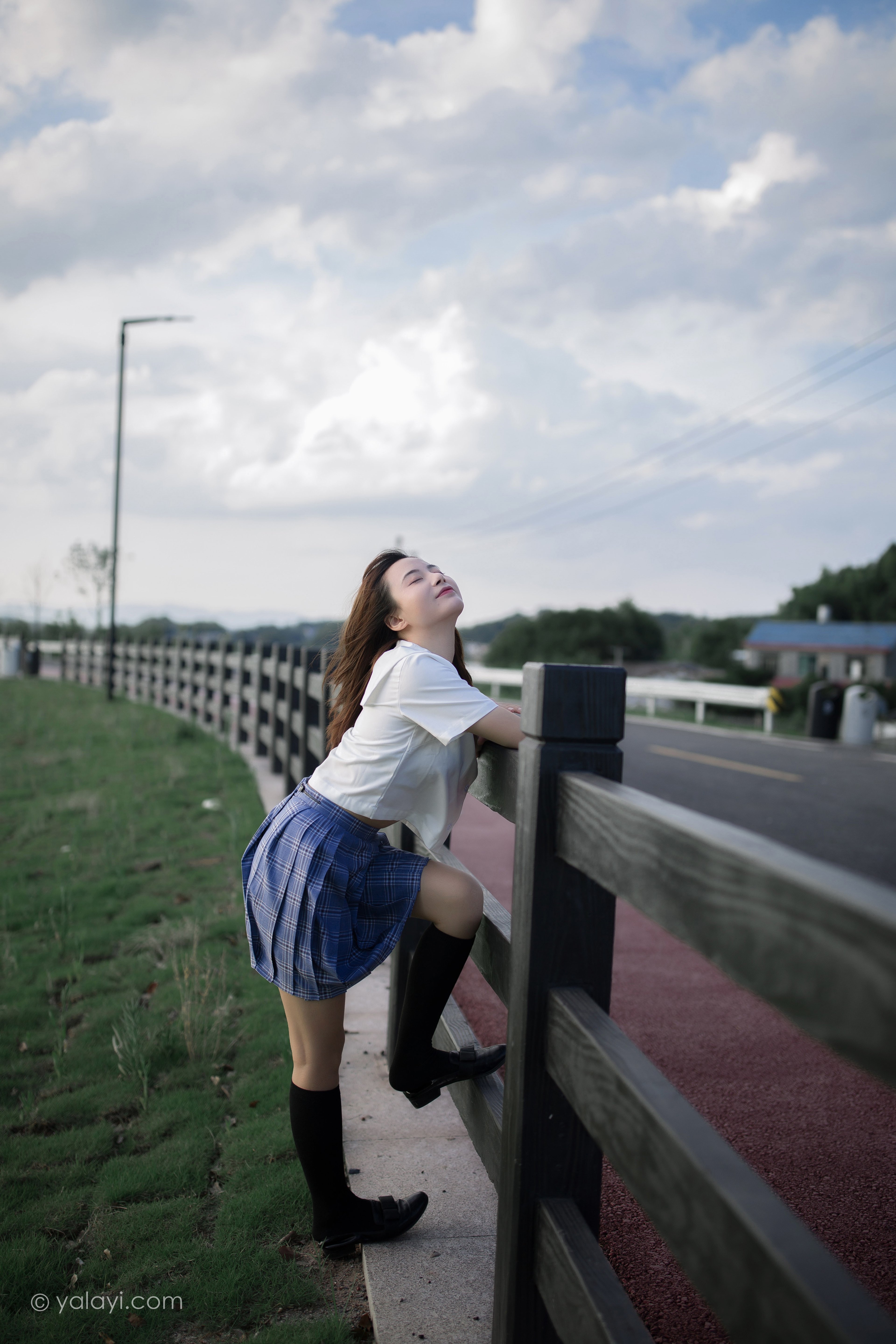 [YALAYI雅拉伊] 2020.07.28 NO.677 枝娅《青春在河畔奔走》[41P+1P671M]-第3张