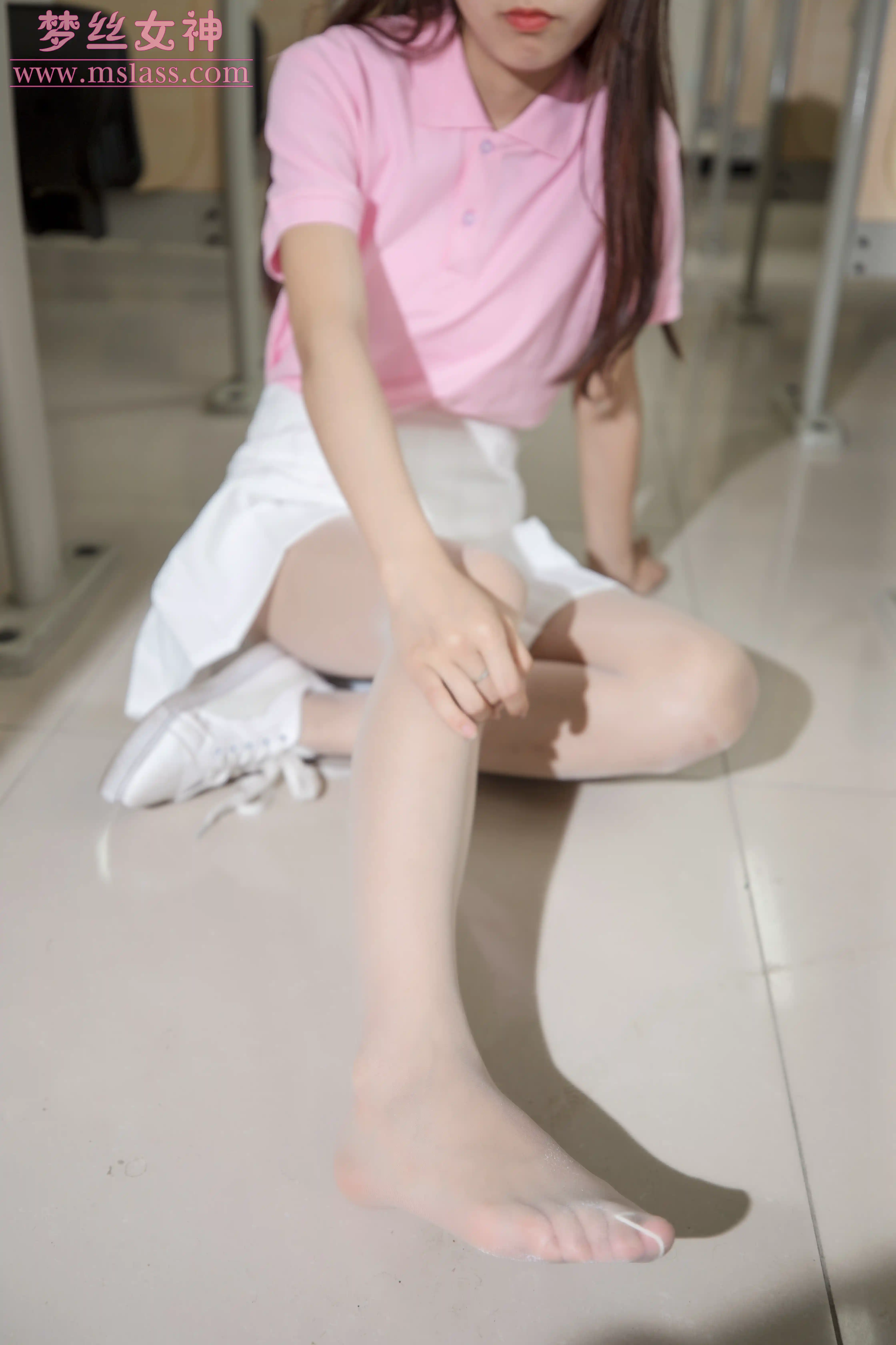 [MSLASS梦丝女神] 2019-05-27 NO.032 小兔 校园黑丝和白丝的可爱 [86+1P／478MB]-第10张