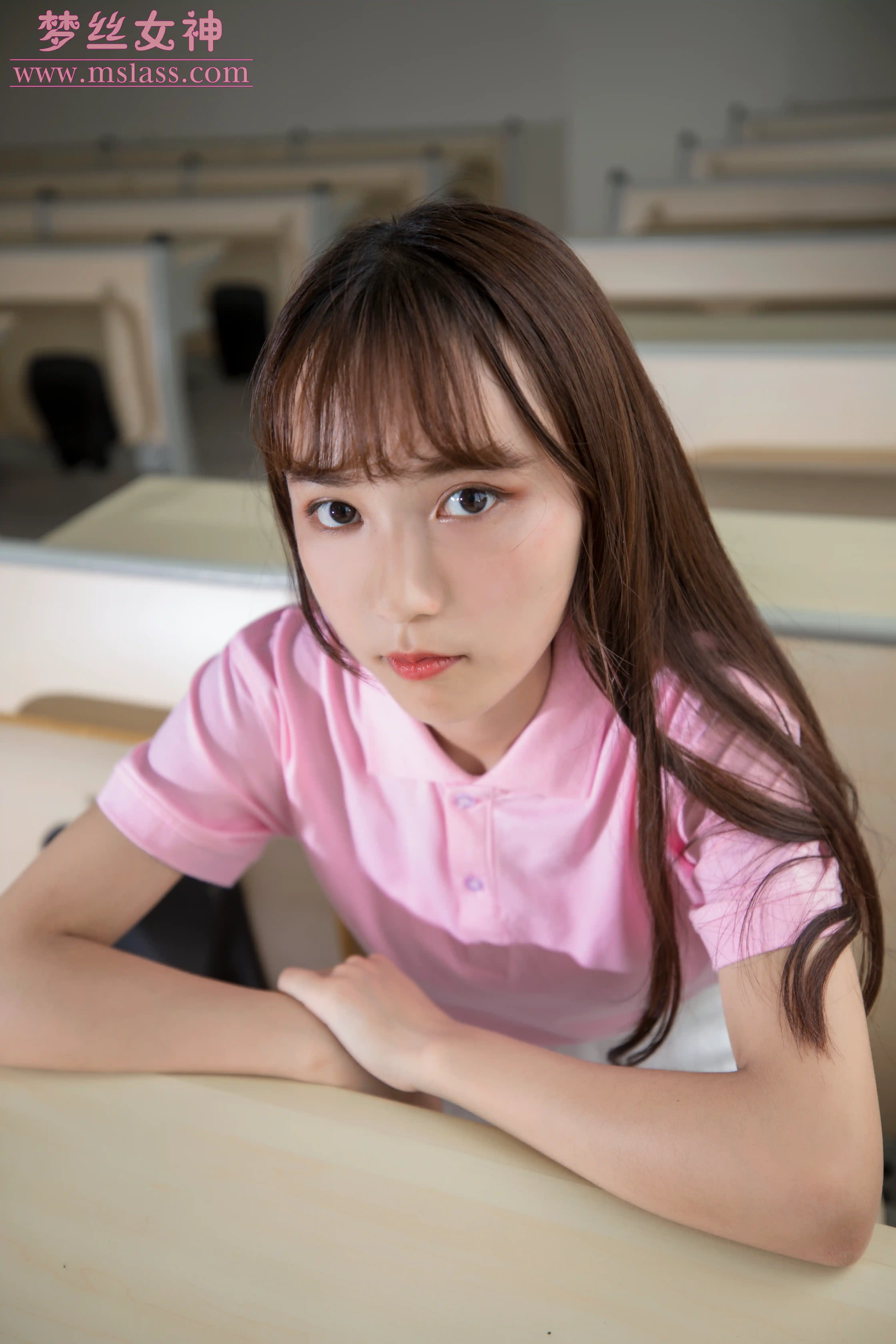 [MSLASS梦丝女神] 2019-05-27 NO.032 小兔 校园黑丝和白丝的可爱 [86+1P／478MB]-第1张