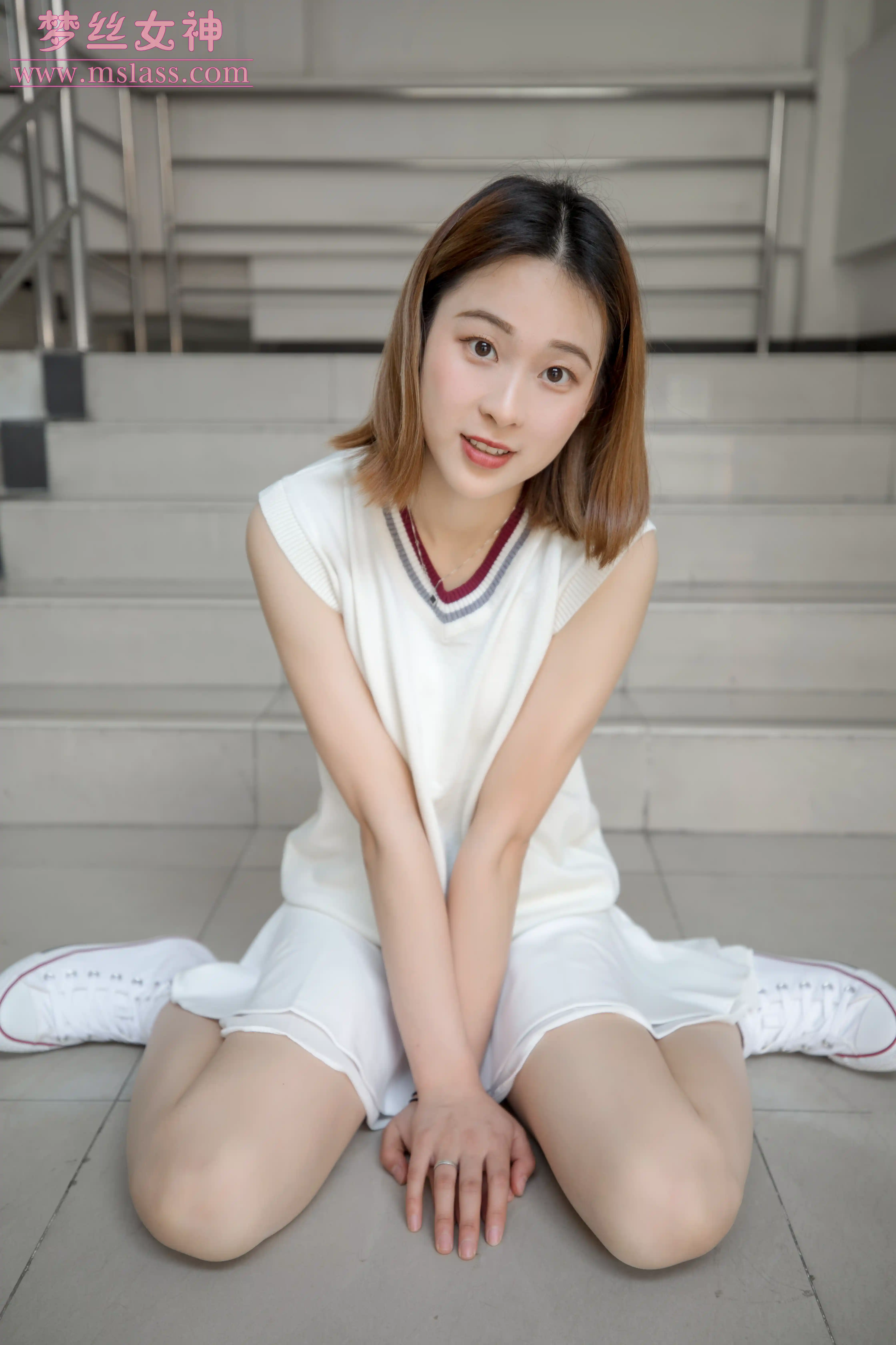 [MSLASS梦丝女神] 2019-05-31 NO.034 雯雯 学楼丝袜美腿 [66+1P／353MB]-第10张