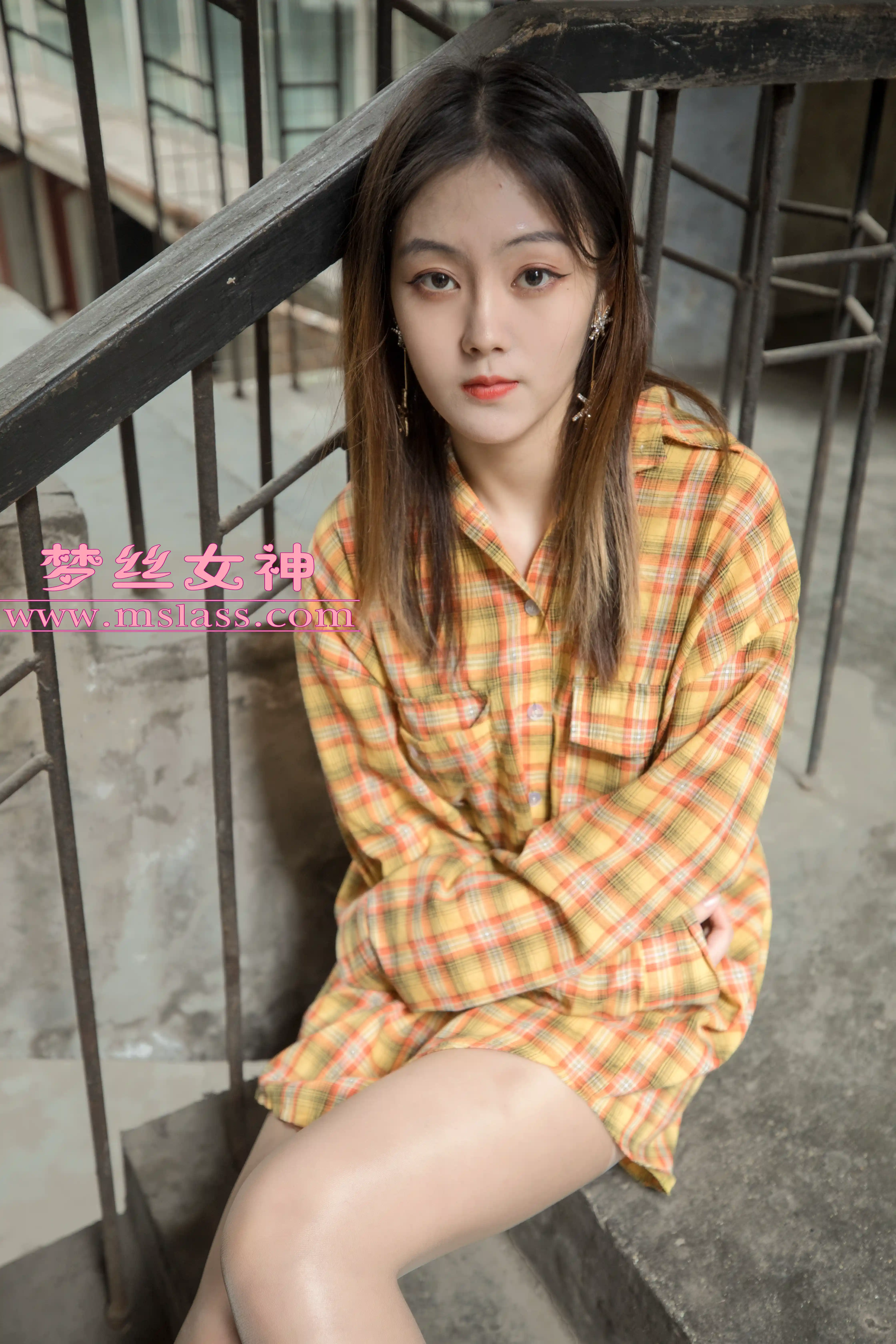 [MSLASS梦丝女神] 2019-04-23 NO.010 梦素 复古楼的性感美 [83+1P1V／1.41GB]-第6张