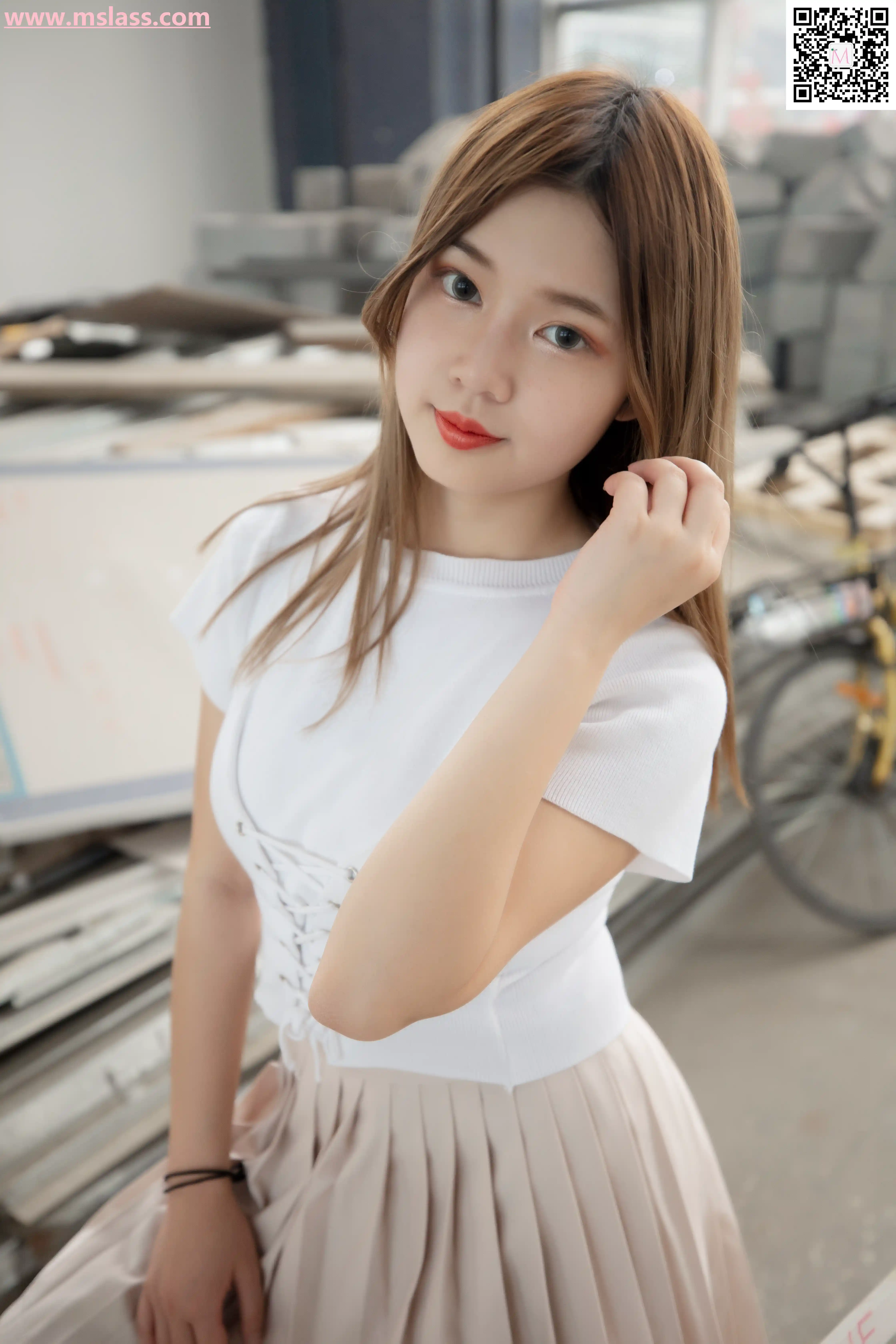 [MSLASS梦丝女神] 2019-08-29 NO.053 小除夕 废墟的小白鞋 [53+1P／505MB]-第1张