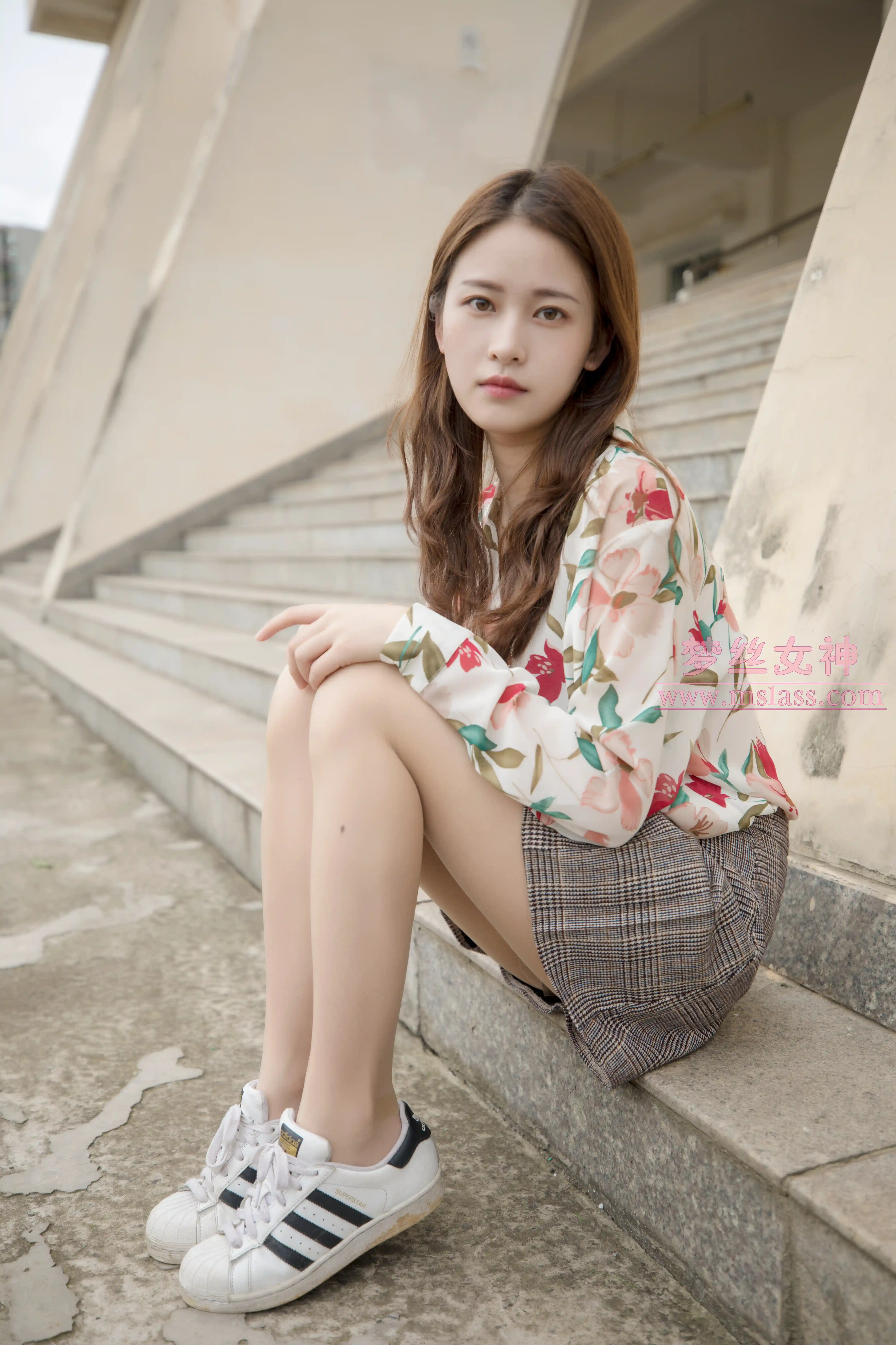 [MSLASS梦丝女神] 2019-05-20 NO.027 魏婷婷 宿楼丝袜玉足女神 [67+1P1V／995MB]-第9张