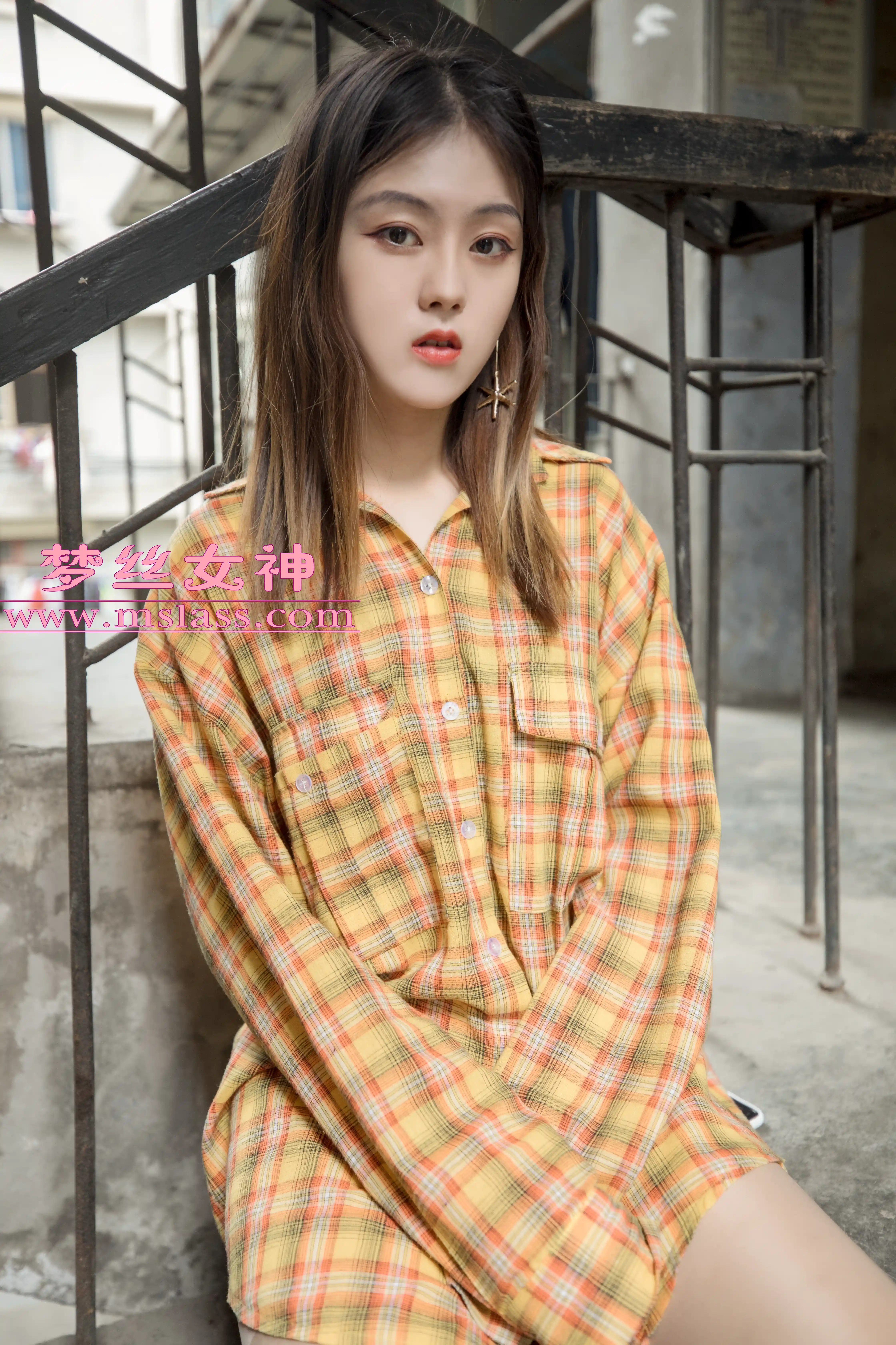 [MSLASS梦丝女神] 2019-04-23 NO.010 梦素 复古楼的性感美 [83+1P1V／1.41GB]-第9张