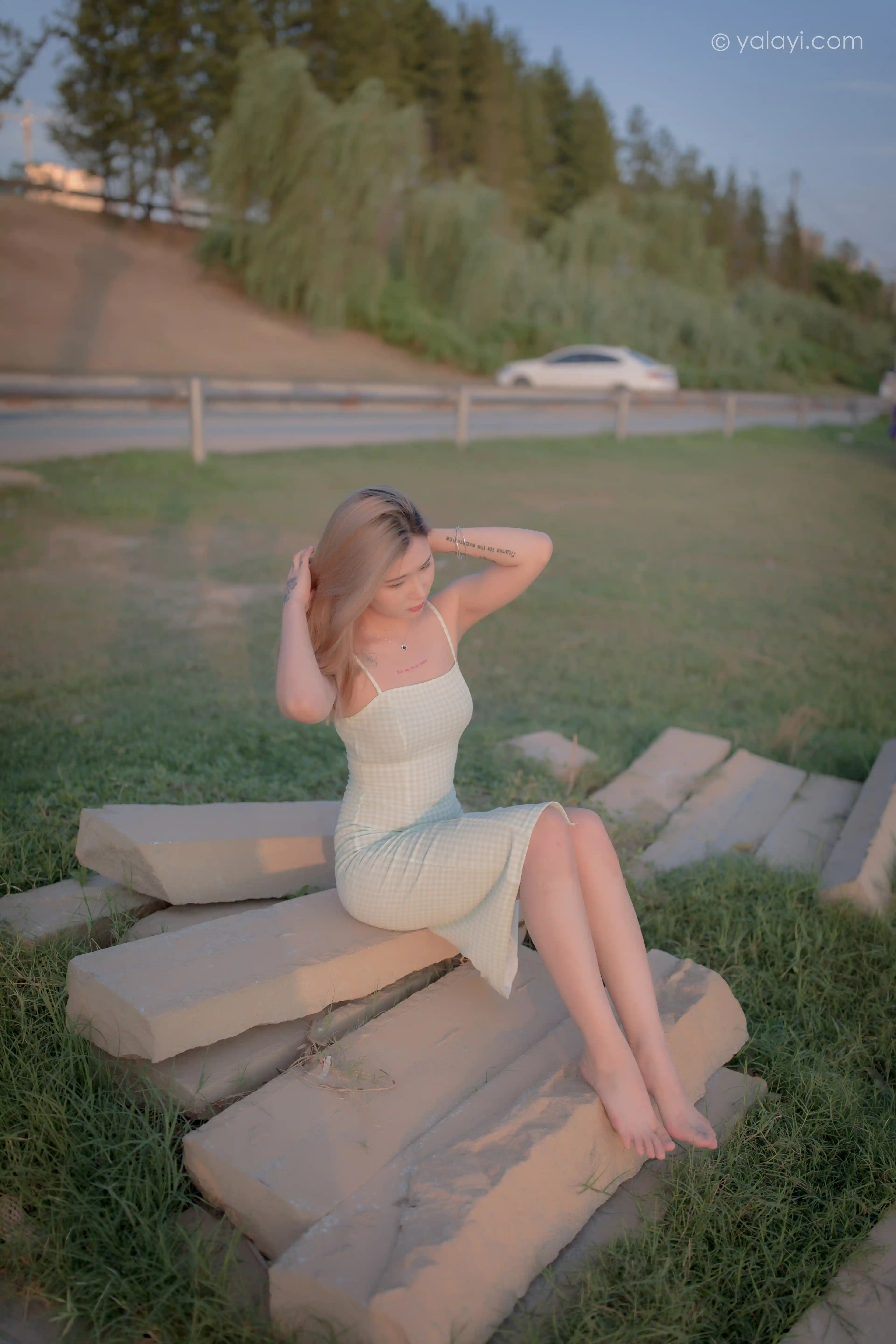 [YALAYI雅拉伊] 2020.10.12 NO.712 梦涵《风继续吹》[52P+1P／283M]-第7张