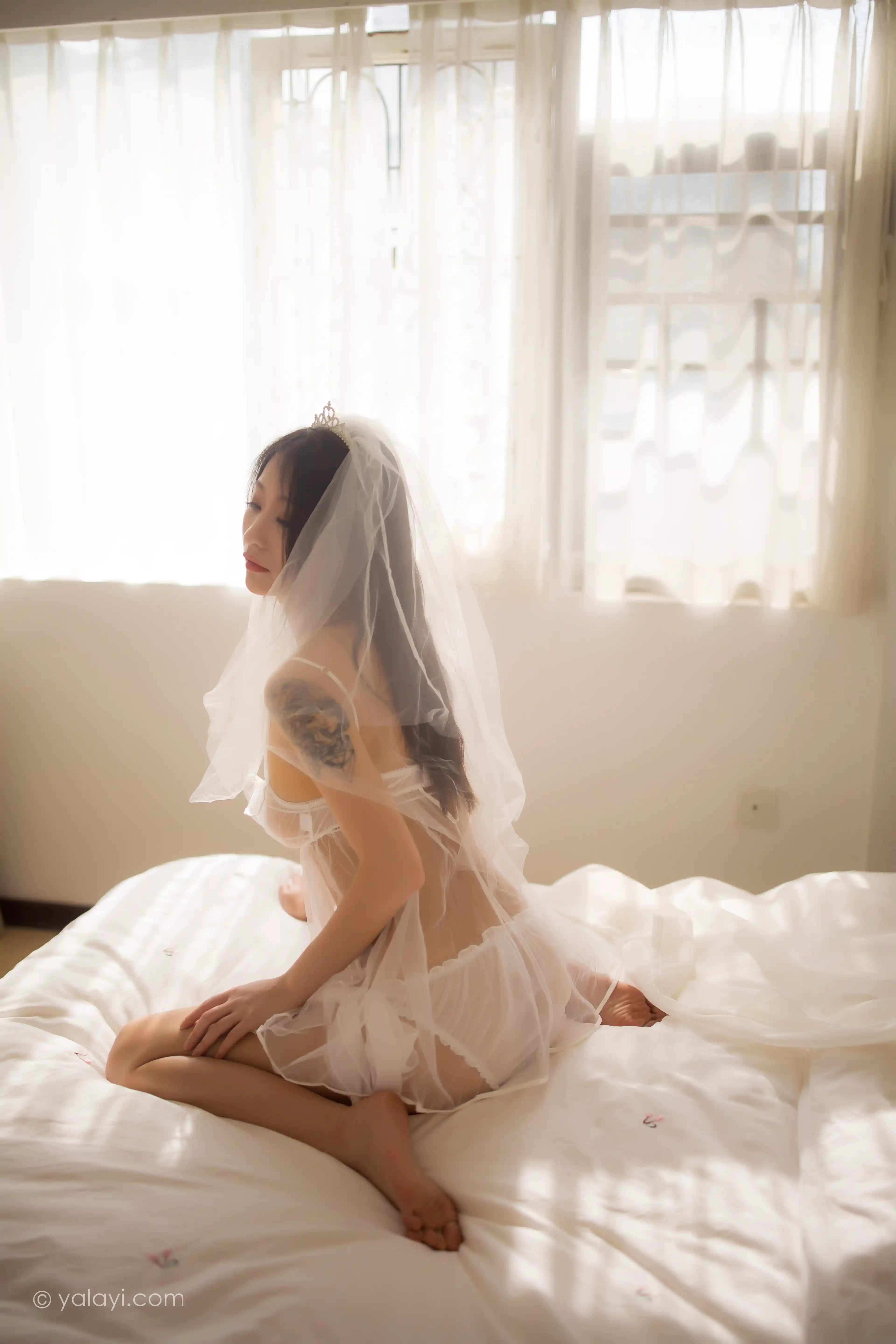 [YALAYI雅拉伊] 2020.10.14 NO.713 优优《等风也等你》[44P+1P／249M]-第6张