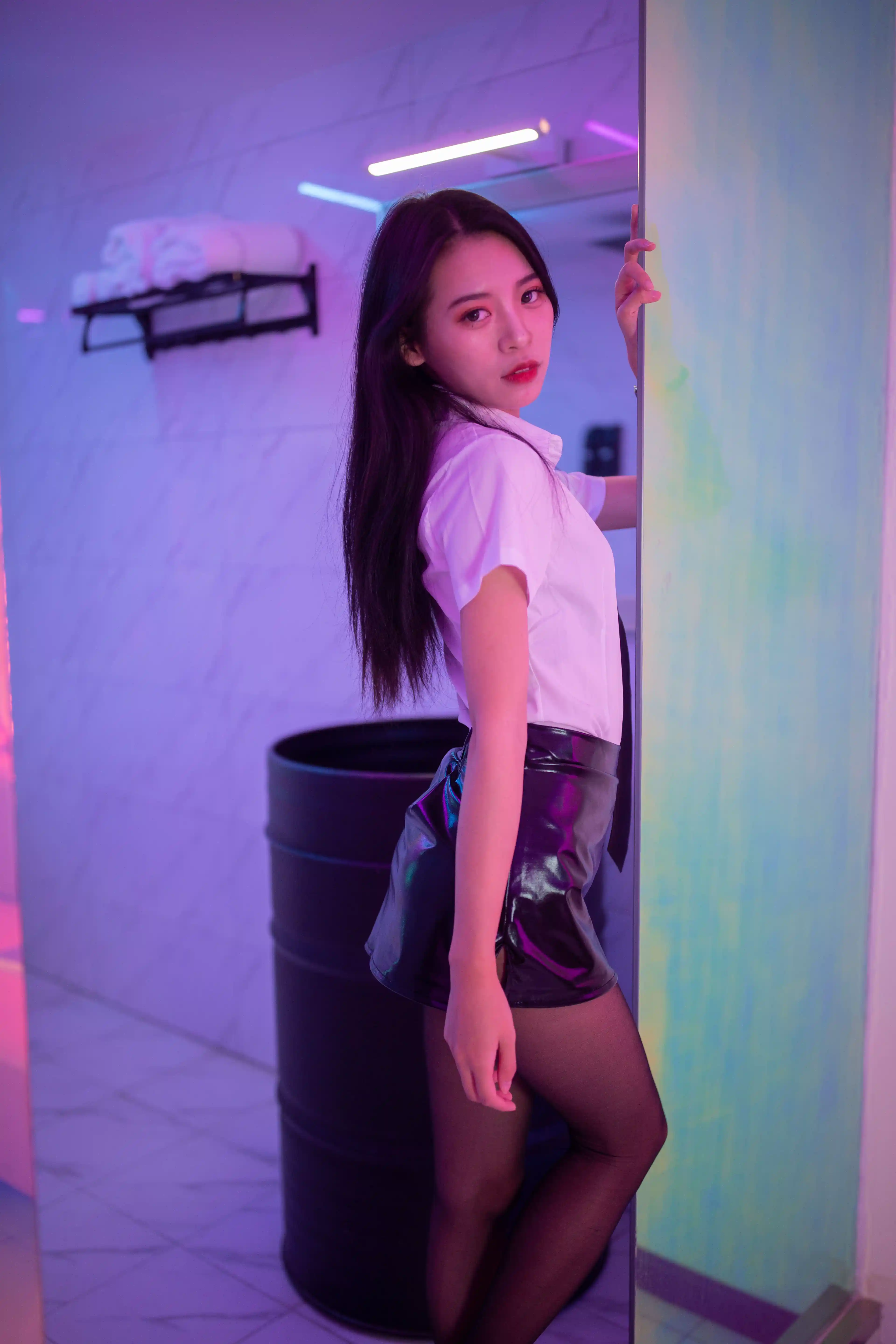 [YALAYI雅拉伊] 2020.11.04 NO.722 丽雅《霓虹甜心》[48+1P／296M]-第3张