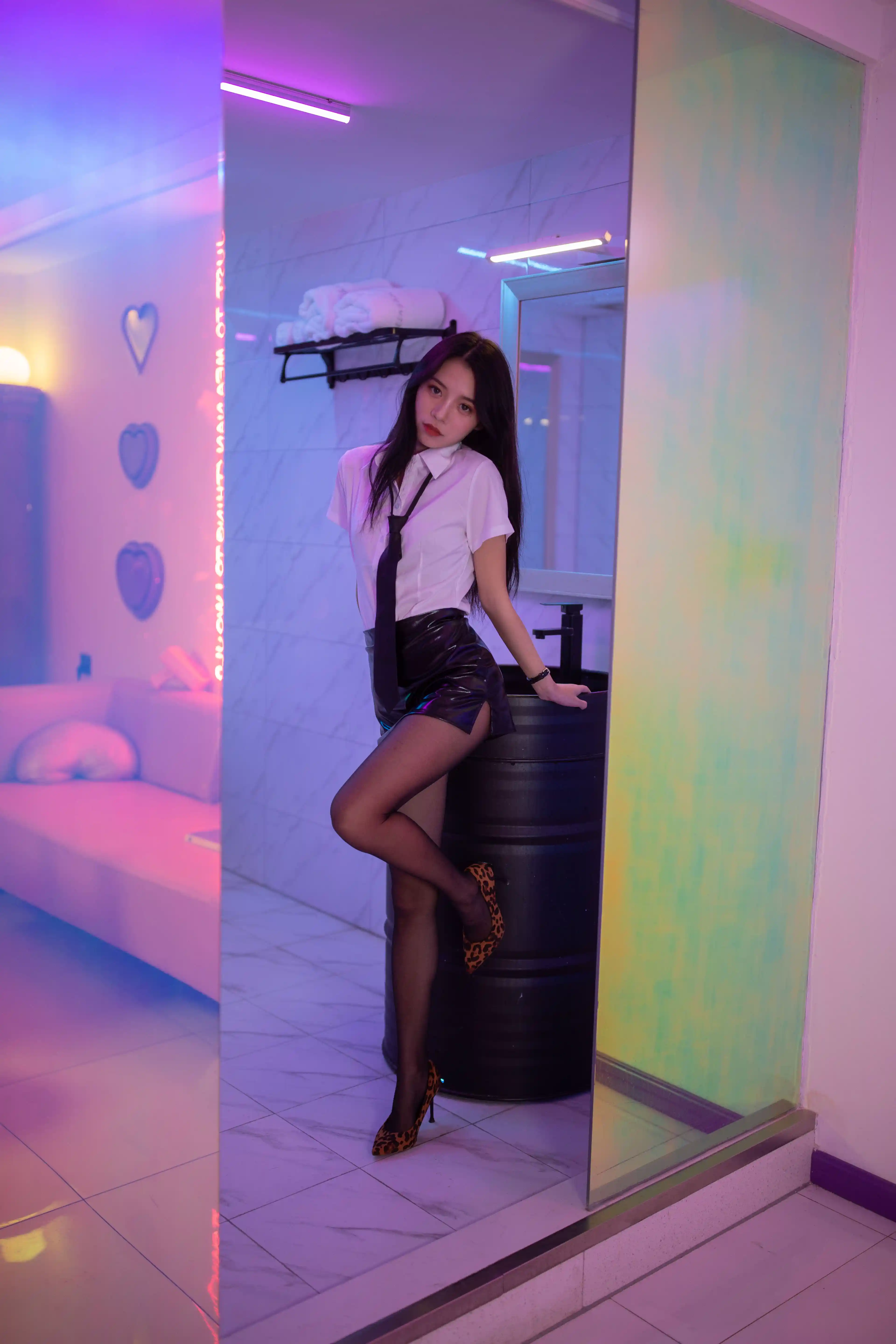 [YALAYI雅拉伊] 2020.11.04 NO.722 丽雅《霓虹甜心》[48+1P／296M]-第7张