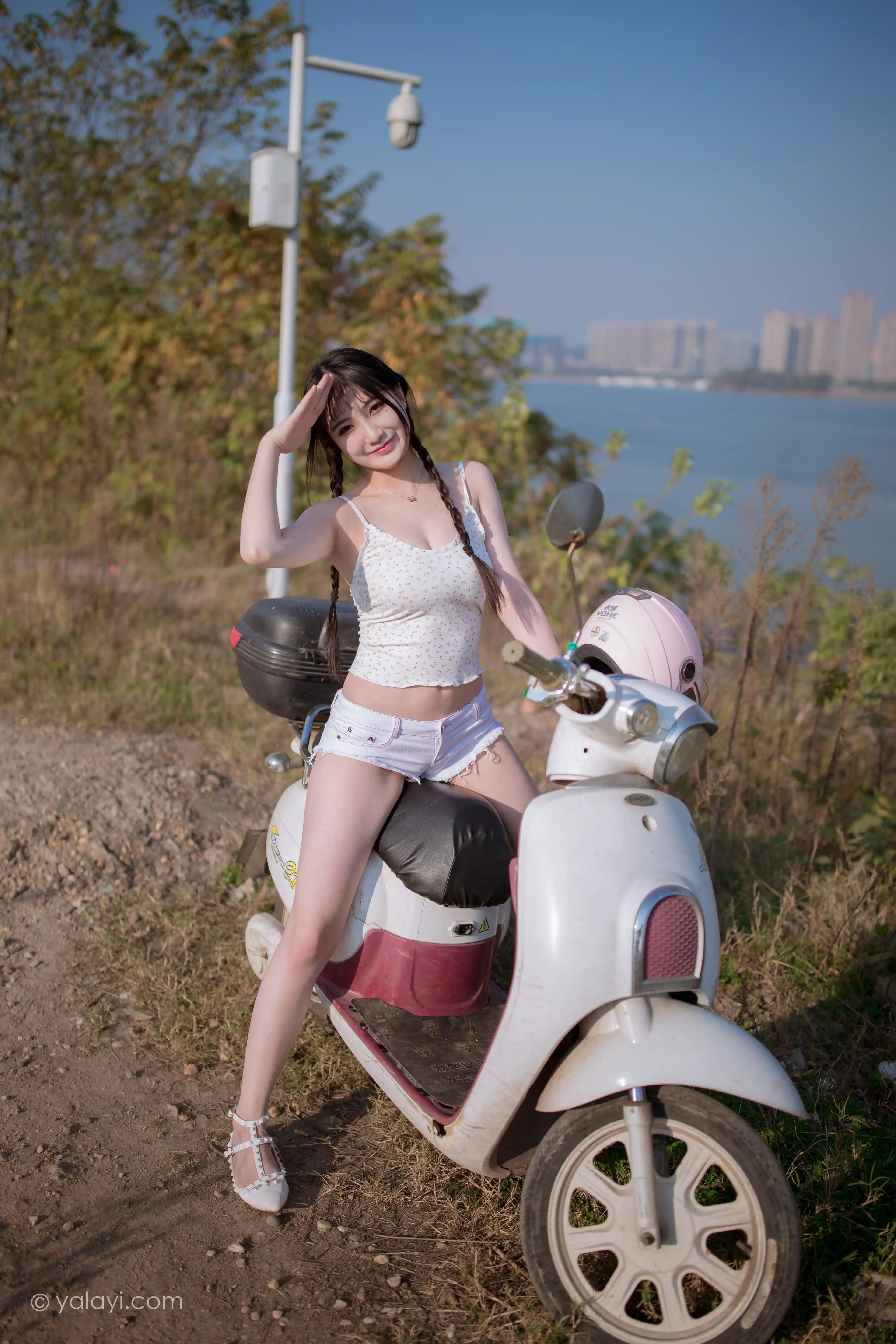 [YALAYI雅拉伊] 2020.12.07 NO.736 瓶儿《去江边》[51+1P／354M]-第9张