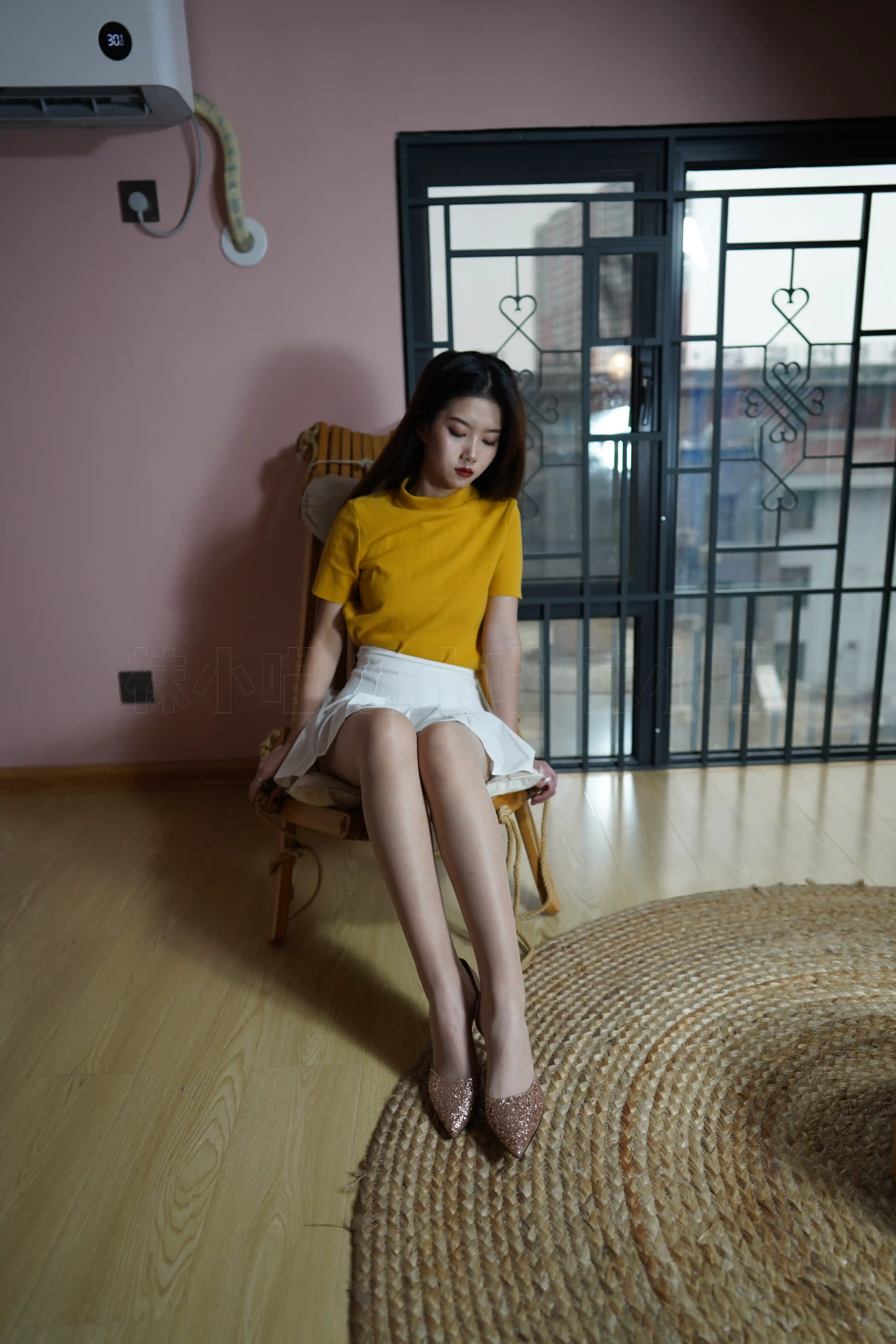 壹吻映画 YW005《嘟嘟-黄白休闲》 [97+1P+1V／1.68G]-第4张